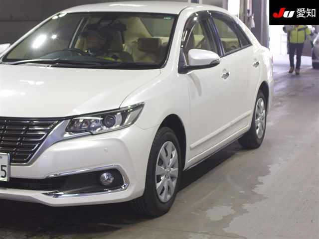 TOYOTA PREMIO 2017
