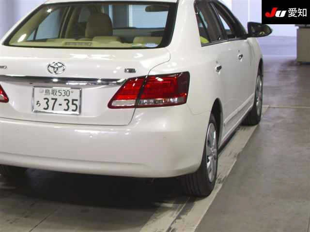 TOYOTA PREMIO 2017