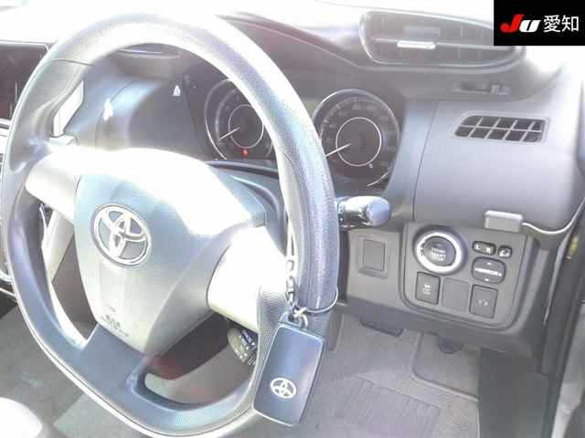 TOYOTA WISH 2012