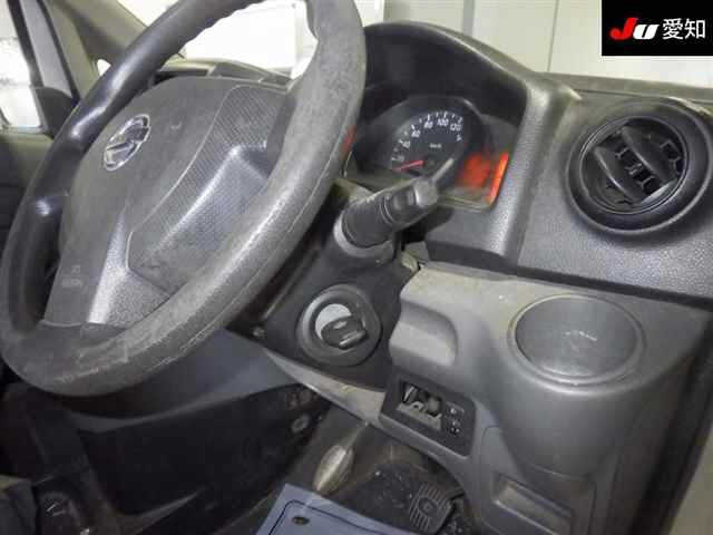 NISSAN NV200 2010