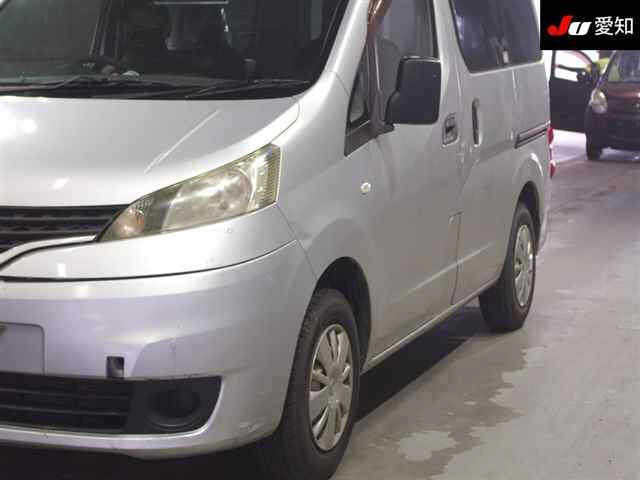 NISSAN NV200 2010
