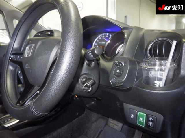 HONDA FIT SHUTTLE 2011