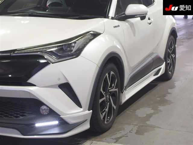TOYOTA C-HR 2017