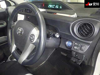 TOYOTA AQUA 2012