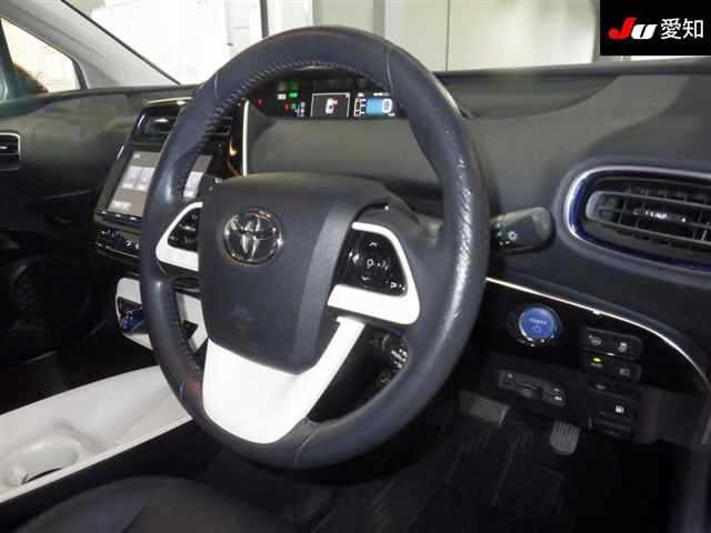 TOYOTA PRIUS 2016