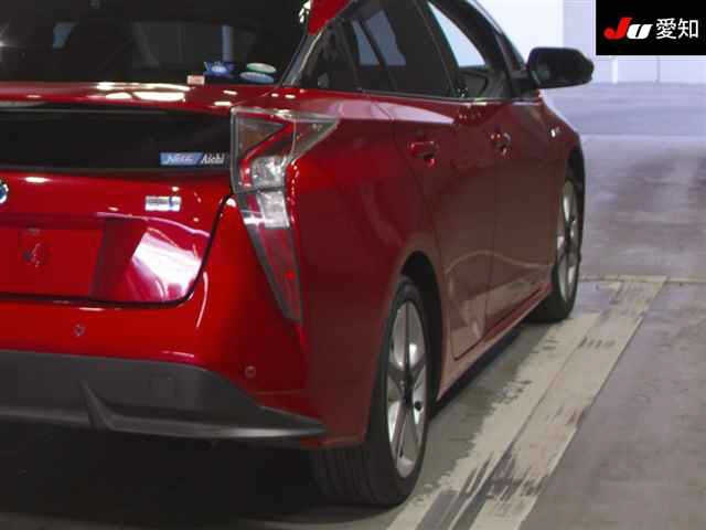 TOYOTA PRIUS 2016