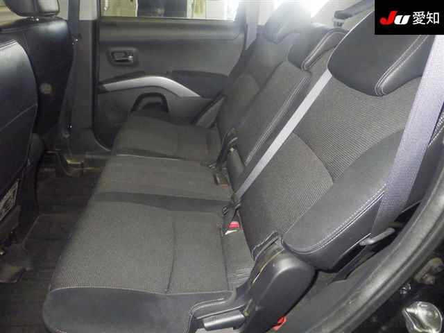 MITSUBISHI OUTLANDER 2011