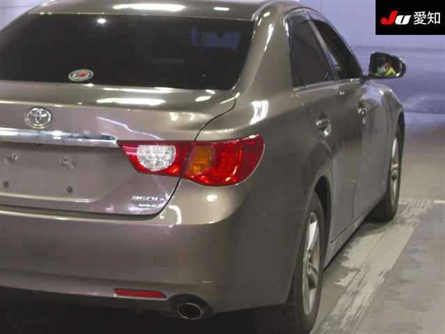 TOYOTA MARK X 2011