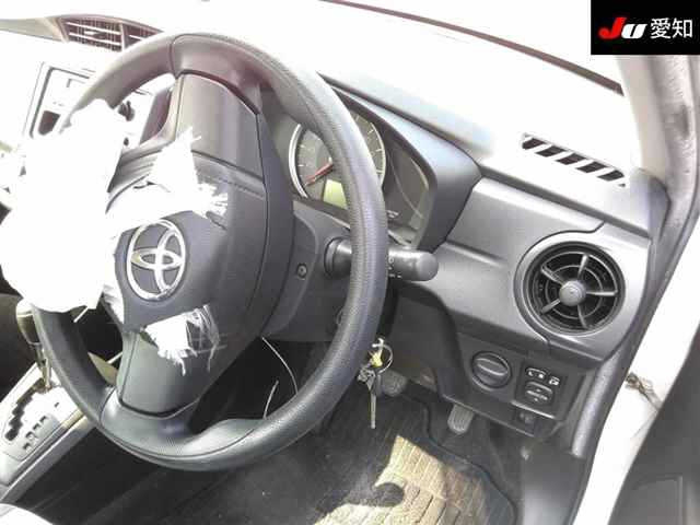TOYOTA COROLLA AXIO 2016