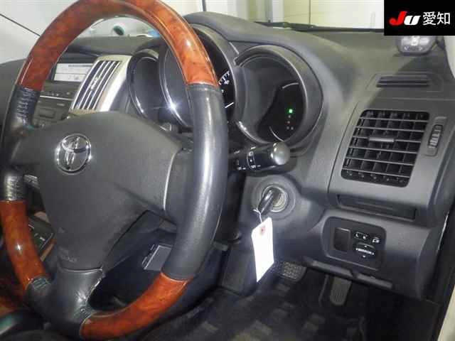 TOYOTA HARRIER 2011