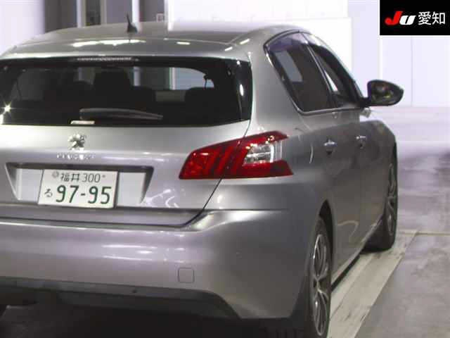 PEUGEOT 308 2015