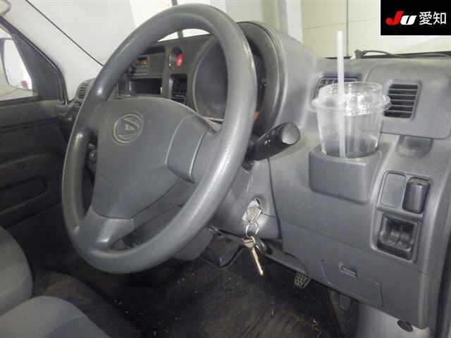 DAIHATSU HIJET VAN 2015