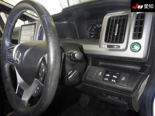 HONDA STEP WAGON 2013