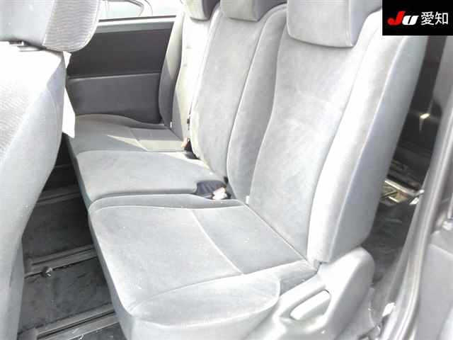 TOYOTA NOAH 2010