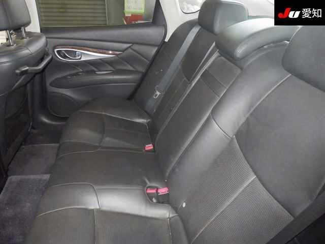 NISSAN FUGA 2013