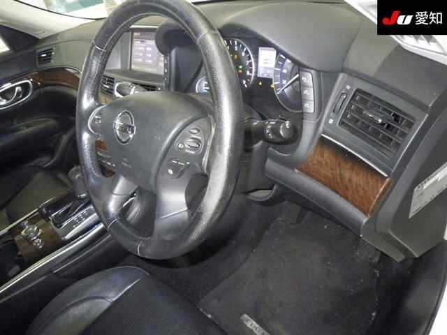 NISSAN FUGA 2013