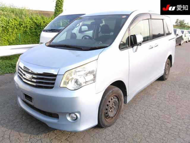 TOYOTA NOAH 2012