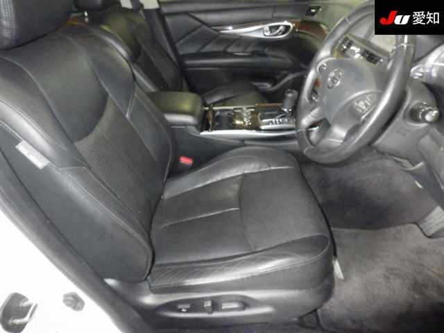 NISSAN FUGA 2014