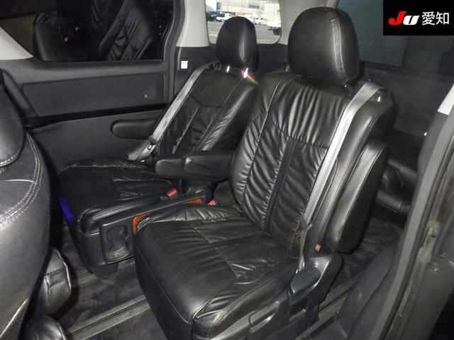 TOYOTA VELLFIRE 2009