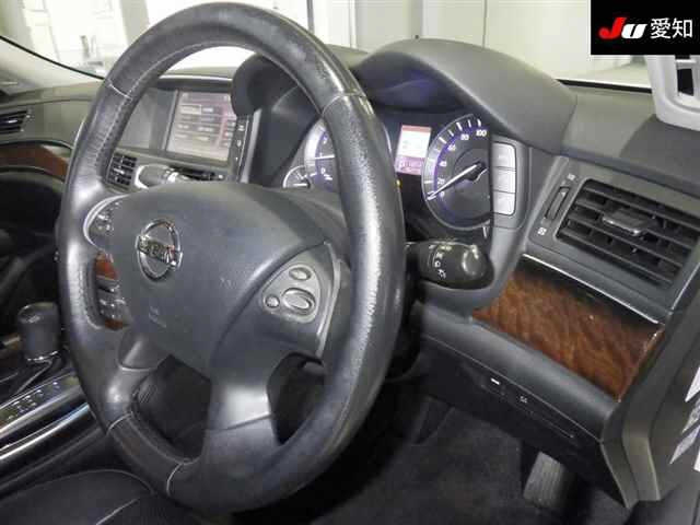 NISSAN FUGA 2014