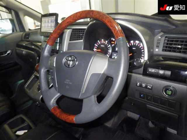 TOYOTA VELLFIRE 2009