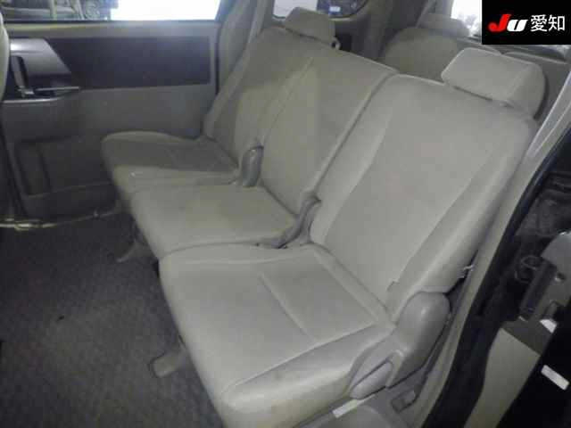 TOYOTA NOAH 2008