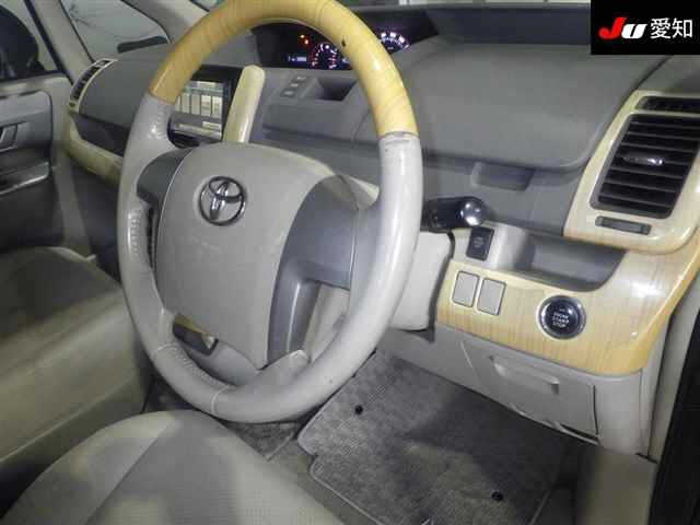 TOYOTA NOAH 2008