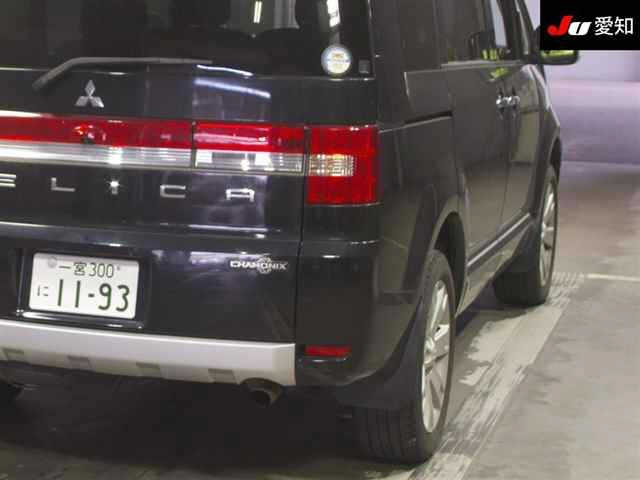 MITSUBISHI DELICA D5 2011