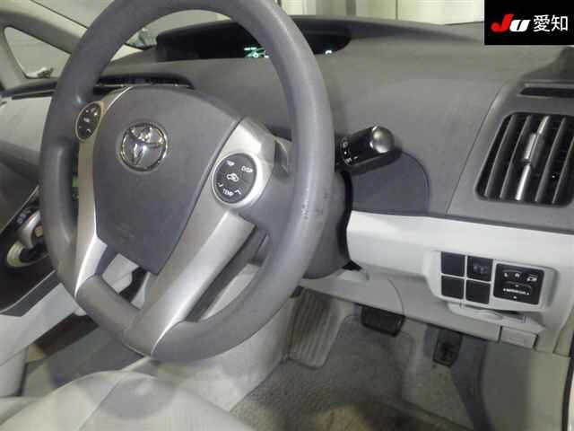 TOYOTA PRIUS 2010