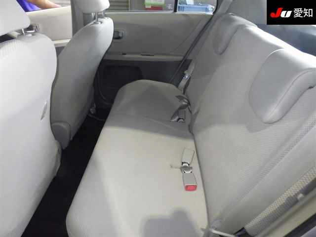 TOYOTA VITZ 2010