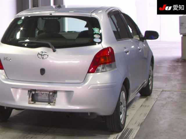 TOYOTA VITZ 2010