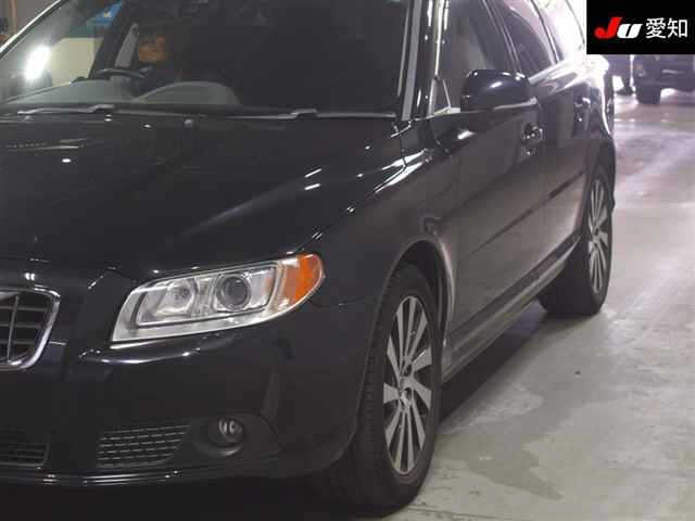 VOLVO V70 2013