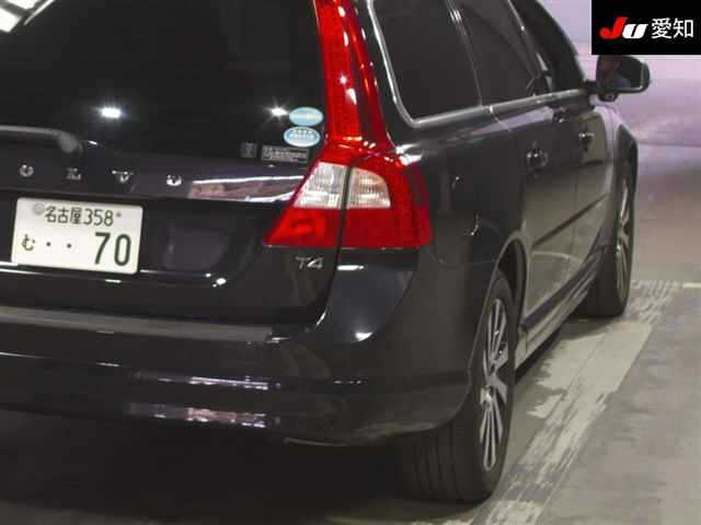 VOLVO V70 2013