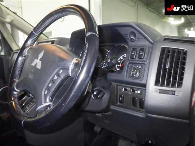 MITSUBISHI DELICA D5 2010