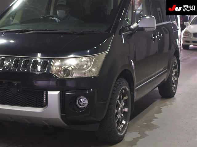 MITSUBISHI DELICA D5 2010