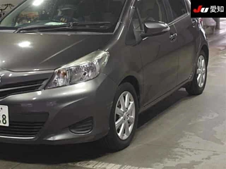TOYOTA VITZ 2011