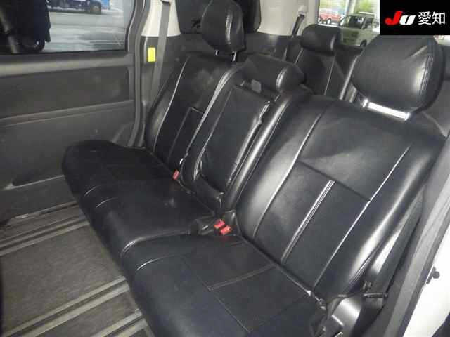 TOYOTA VELLFIRE 2012