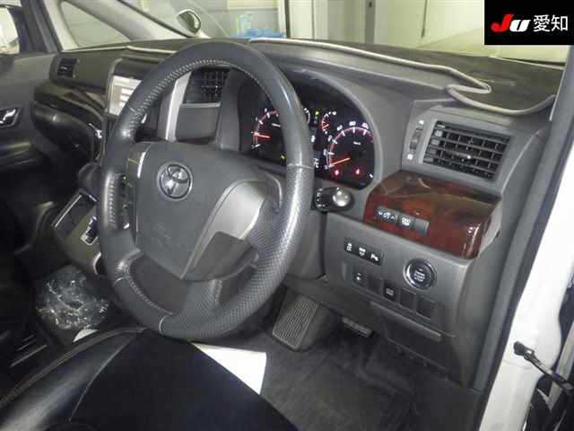 TOYOTA VELLFIRE 2012