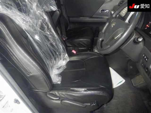 TOYOTA VELLFIRE 2012