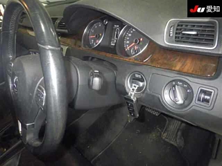 VOLKSWAGEN PASSAT VARIANT 2012
