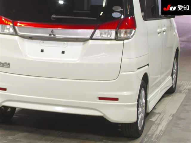 MITSUBISHI DELICA D2 2011