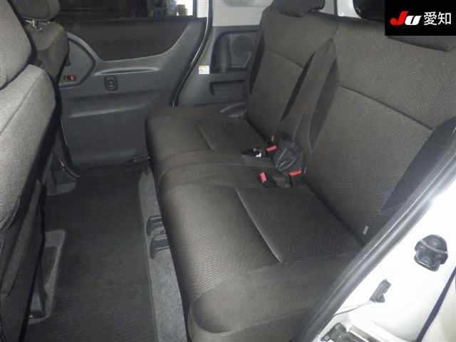 MITSUBISHI DELICA D2 2011