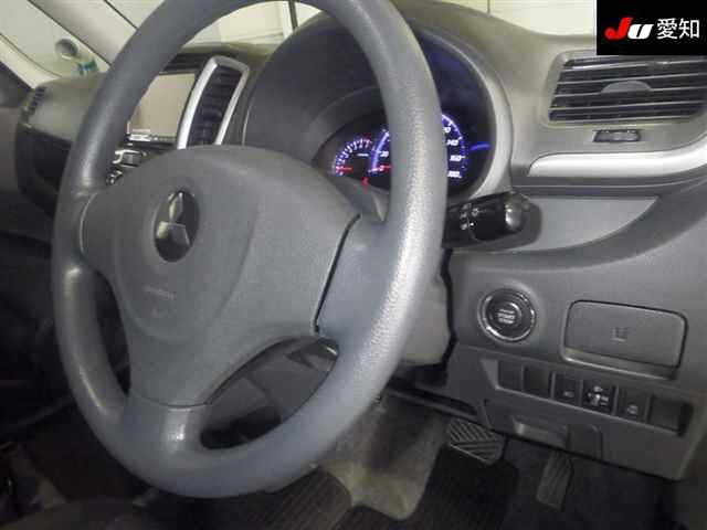 MITSUBISHI DELICA D2 2011