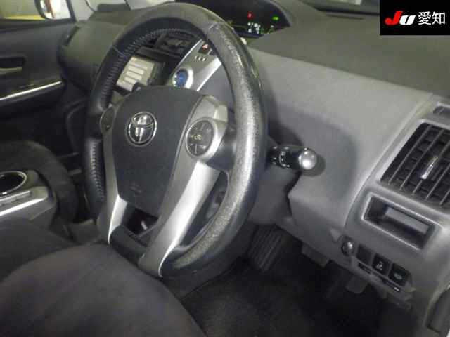 TOYOTA PRIUS ALPHA 2012