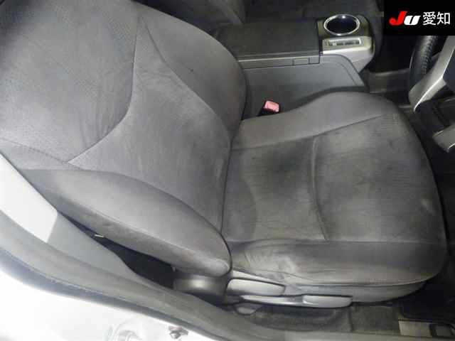 TOYOTA PRIUS ALPHA 2012