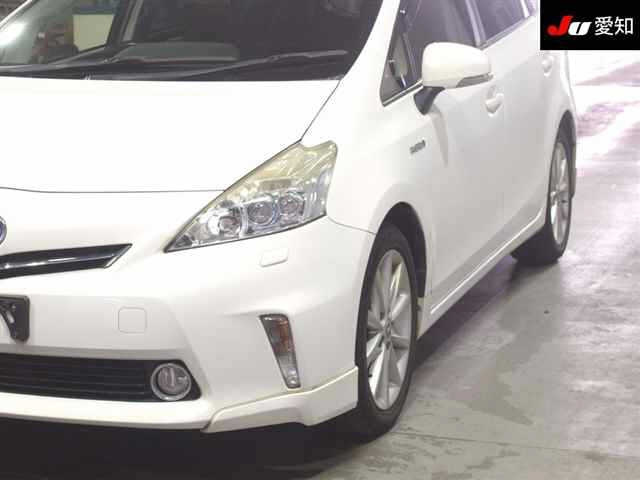 TOYOTA PRIUS ALPHA 2012