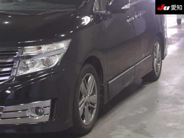 NISSAN ELGRAND 2010