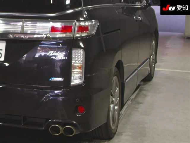 NISSAN ELGRAND 2010