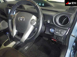 TOYOTA AQUA 2013