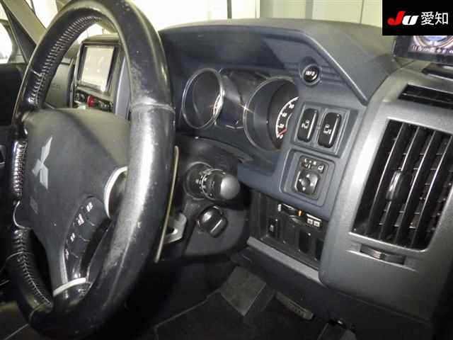 MITSUBISHI DELICA D5 2012
